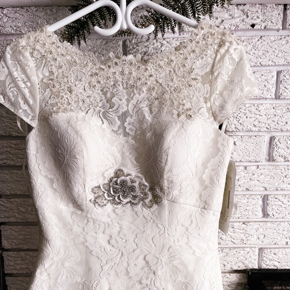 - Size US 8 wedding dress NEW - Picture 2 of 8